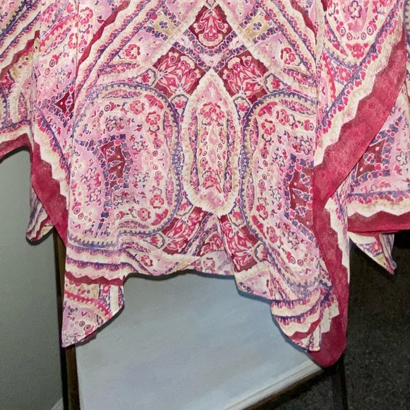 Beautiful Boho Multi Layered BCBG size S Top - Picture 4 of 5